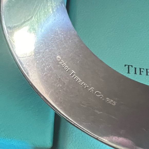 Tiffany&co extra wide opening Sterling Silver cuff bracelet. - Picture 6 of 6